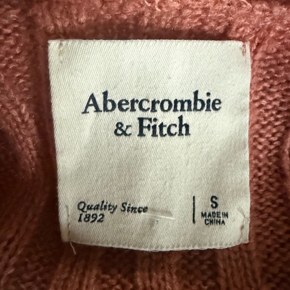 Abercrombie | Size Small | Ribbed V-Neck Sweater - Picture 5 of 5